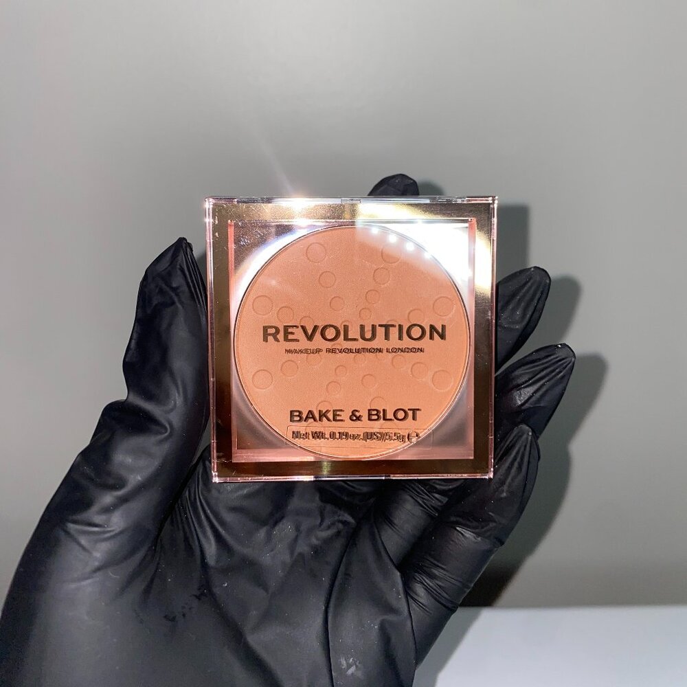 Brand New Revolution Bake & Blot Powder